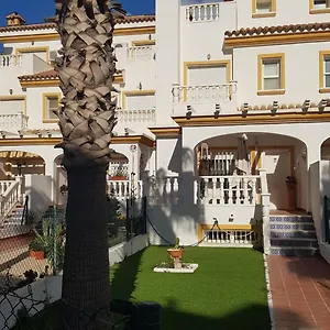 Lujoso Adosado De Tres En Playa A 200 Metros Del Mar Сasa de vacaciones